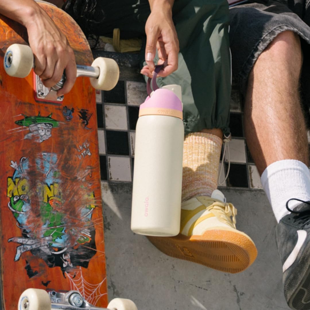 Owala FreeSip Insulated Stainless Steel Water Bottle with Straw, BPA-Free Sports Water Bottle, Great for Travel, 32 Oz, Daybreak